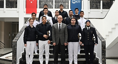 REKTÖR ÇUVALCI: “EVLATLARIMIZIN YANINDAYIZ”