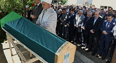 REKTÖR PROF. DR. ÇUVALCI’NIN ANNESİ SON YOLCULUĞUNA UĞURLANDI