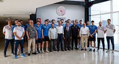 BASKETBOL YÖNETİCİLERİ ARICIOĞLU’NU ZİYARET