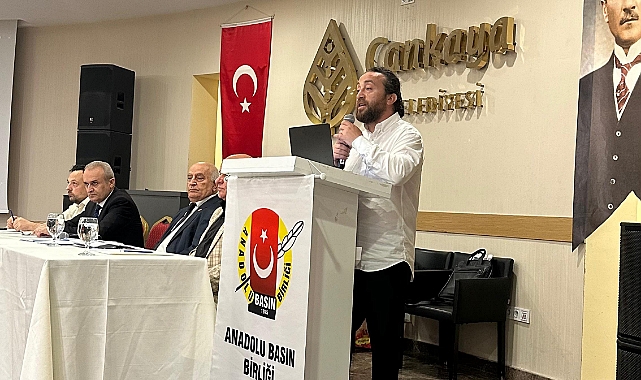 “GAZETECİLİK, POPÜLER KÜLTÜRE KURBAN EDİLİYOR”
