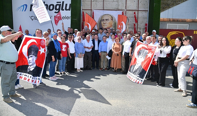 KAYA'DAN ATATÜRK RESMİNE SALDIRIYA SERT TEPKİ: SEN HAİNSİN, SEN ALÇAKSIN!