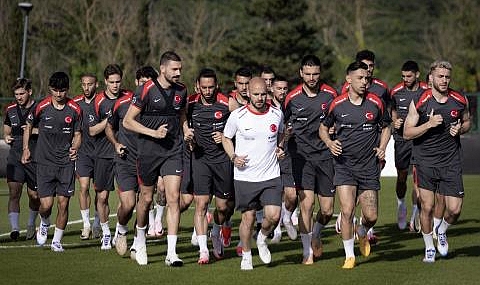 MİLLİ TAKIMIN AVRUPA ŞAMPİYONASI PRAVASI 