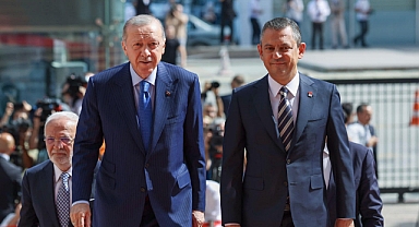 ÖMER ÇELİK: ERDOĞAN-ÖZEL GÖRÜŞMESİNDE YENİ ANAYASA GÜNDEME GELDİ