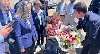 ÖZGÜR ÖZEL TRABZON'A GELDİ