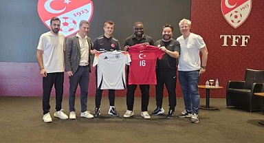 U16 MİLLÎ TAKIMIMIZ, GERALD ASAMOAH İLE RİVA'DA BİR ARAYA GELDİ