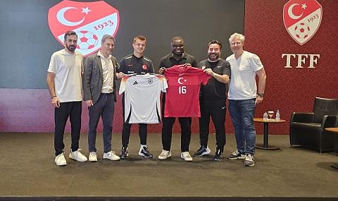 U16 MİLLÎ TAKIMIMIZ, GERALD ASAMOAH İLE RİVA'DA BİR ARAYA GELDİ