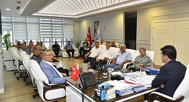 AKÇAABATLI MUHTARLADAN BAŞKAN KAYA'YA ÇIKARMA