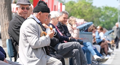 AKP'Lİ VEKİLDEN EMEKLİ MAAŞI İTİRAFI