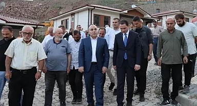 ARTVİN YUSULELİ YENİKÖY'DE KAYALAR EVLERİ TEHDİT EDİYOR