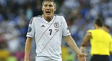 BASTİAN SKOR KARŞISINDA ŞAŞKIN...