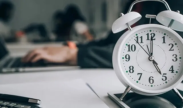 BAZI MESLEKLERİN ÇALIŞMA SAATLERİ YENİDEN DÜZENLENDİ