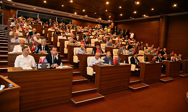 BÜYÜKŞEHİR MECLİSİ'NDE KATI ATIK GERGİNLİĞİ!