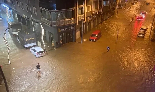 GİRESUN'DA SEL TİREBOLU DOĞANKENT YOLU KAPANTI ( HABER ANLIK GÜNCELLENİYOR)