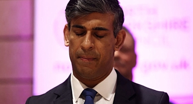 İNGİLTERE'DE İKTİDAR EL DEĞİŞİYOR...