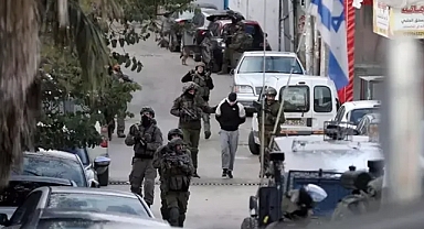 İSRAİL FİLİSTİNLİ GENCİ CANLI KALKAN YAPTI 