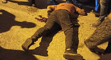 İZMİR'DE SİLAHLI SALDIRI: MOTOSİKLETLİ ŞAHIS SOKAKTA YÜRÜYEN İSMAİL GÜLER'İ VURDU