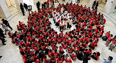 NETANYAHU ABD KONGRESİNDE PROTESTO EDİLDİ