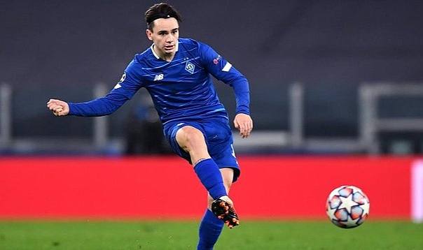 ORTA SAHAYA LİDER FUTBOLCU