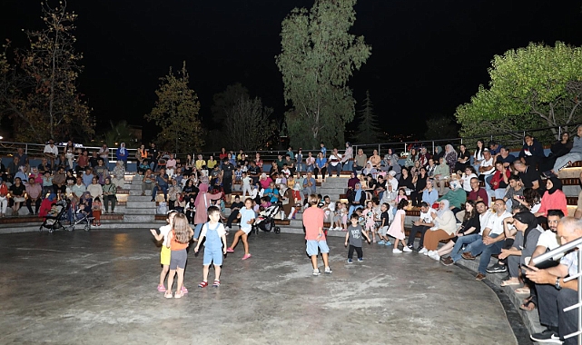 AKÇAABAT SAHİL PARKTA KARADENİZ RÜZGARI ESTİ