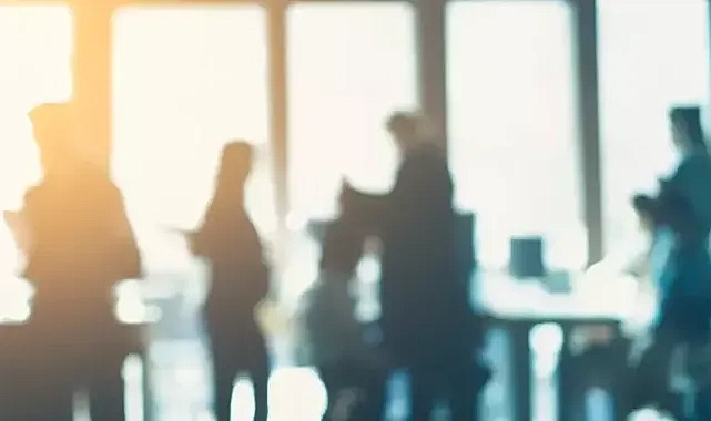 ALMANYA EKONOMİSİNDE TOPARLANMA ZORLANIYOR: İŞ GÖRÜNÜMÜ DÜŞÜŞTE