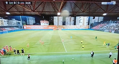 BÜYÜK SKANDAL... CEP TELEFONUNDAN MAÇ YAYINLADILAR...