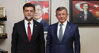 GELECEK PARTİLİ İSİM AK PARTİ'YE GEÇME İDDİALARINA YANIT VERDİ