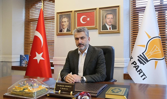 KLAVYE BAŞINDA MAVAL OKUYOR!