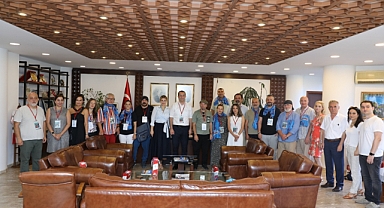 RESİM SANATÇILARINDAN EKİM'E ZİYARET