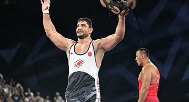 TAHA AKGÜL, PARİS 2024'TE BRONZ MADALYA KAZANARAK GÜREŞE VEDA ETTİ!