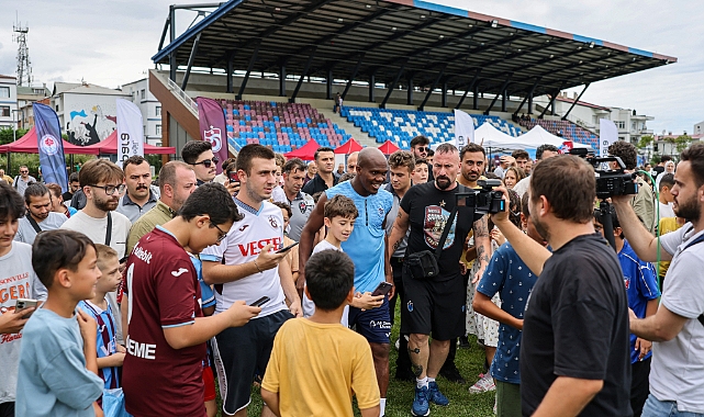 TARAFTARLAR NWAKAEME'YE HÜCUM ETTİ