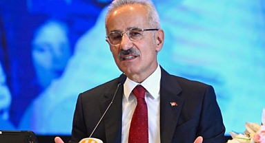 BAKAN URALOĞLU'NDAN KARADENİZ'E HIZLI TREN MÜJDESİ