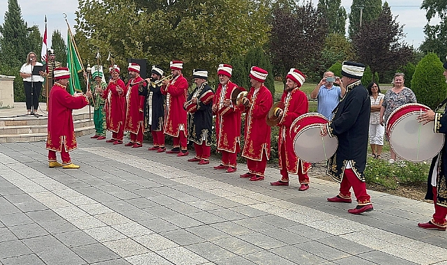 CİHAN PADİŞAHINA MUHTEŞEM ANMA