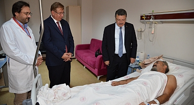 GENÇ SELDE YARALANAN TİSKİ ÇALIŞANINI UNUTMADI