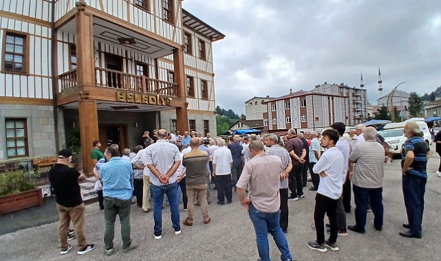 HAYRATLILAR AYAKLANDI... HES PROJESİ İPTAL EDİLSİN...