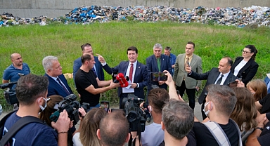 KAYA: ÇÖPLERİ TOPLAMAK BİZİM, TAŞIMAK BÜYÜKŞEHİR'İN GÖREVİDİR