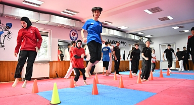 MÜMÜNE'NİN GÖZÜ DÜNYA ŞAMPİYONLUĞUNDA