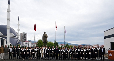 PROF DR. AŞIKKUTLU: GENÇLERE SONSUZ GÜVENİYORUZ