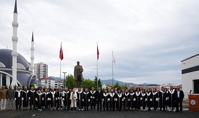 PROF DR. AŞIKKUTLU: GENÇLERE SONSUZ GÜVENİYORUZ
