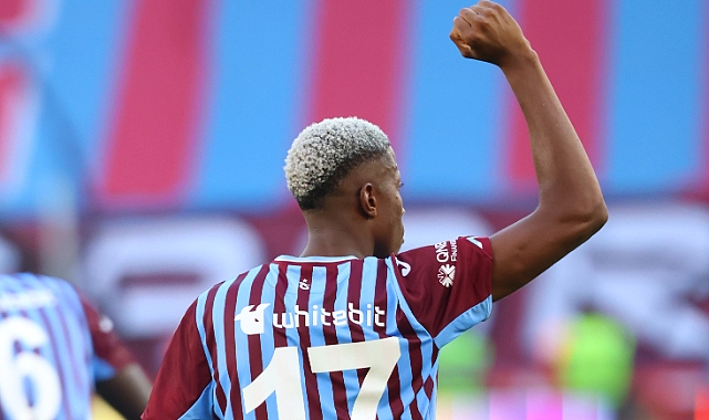 SİMON BANZA SAHNEDE