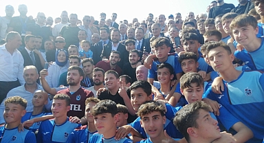 TARAFTARLAR, ŞENOL GÜNEŞ'İ BAĞRINA BASTI 