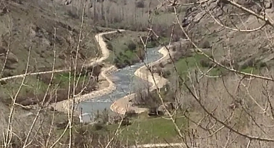 YAŞLI ADAMIN CESEDİ DERE YATAĞINDA BULUNDU