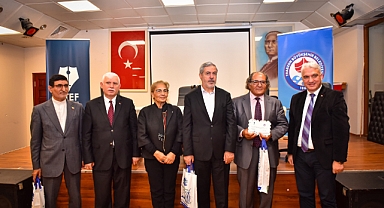 5 BÜYÜK YAZAR OF'TA EDEBİYATSEVERLERLE BULUŞTU