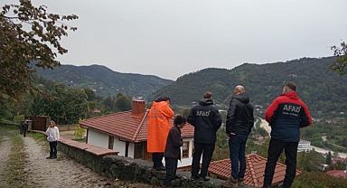 ARTVİN'DE HEYELAN RİSKİ NEDENİYLE 8 EV TAHLİYE EDİLDİ