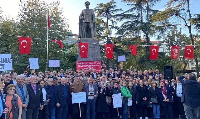CHP TRABZON'DAN TUTUKLANAN BAŞKAN ÖZER'E DESTEK