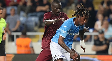 FIRTINA YİNE TEKLEDİ