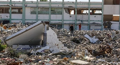 KATİL İSRAİL 7 FİLİSTİNLİYİ TOP MERMİSİ İLE İNFAZ ETTİ