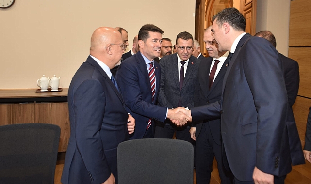 KAYA: TRABZON İÇİN ELİMİZİ TAŞIN ALTINA KOYMALIYIZ