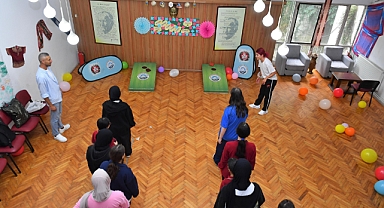 ORTAHİSAR, KORUMA ALTINDAKİ KIZ ÇOCUKLARINI UNUTMADI