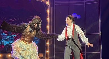 TRABZON DEVLET TİYATROSU PERDELERİNİ AÇTI