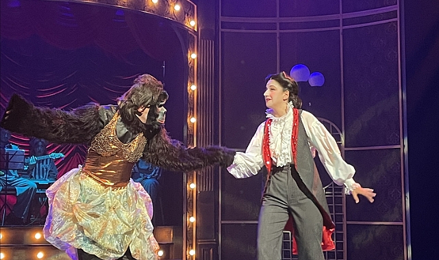 TRABZON DEVLET TİYATROSU PERDELERİNİ AÇTI